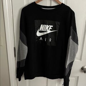 Nike Air Black and Gray Crewneck Size Medium